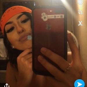 Meet your Posher, Leah